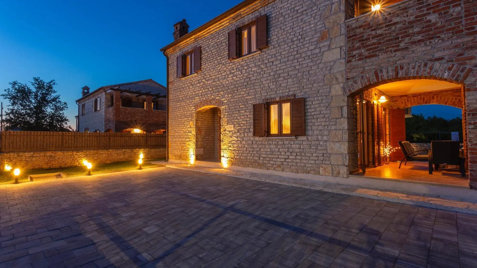 Villa La Vita Cabrunici 0*,  Κροατία