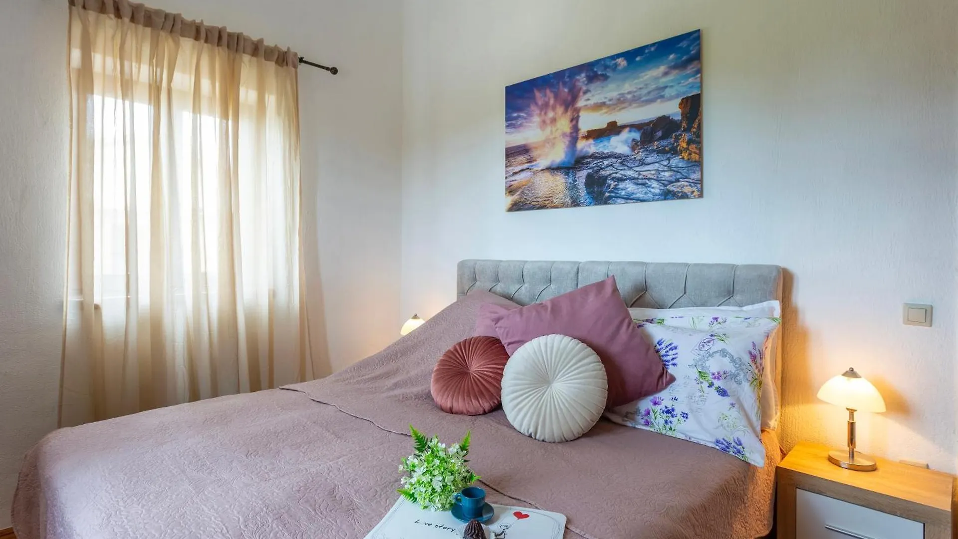 Villa La Vita Cabrunici 0*,  Κροατία